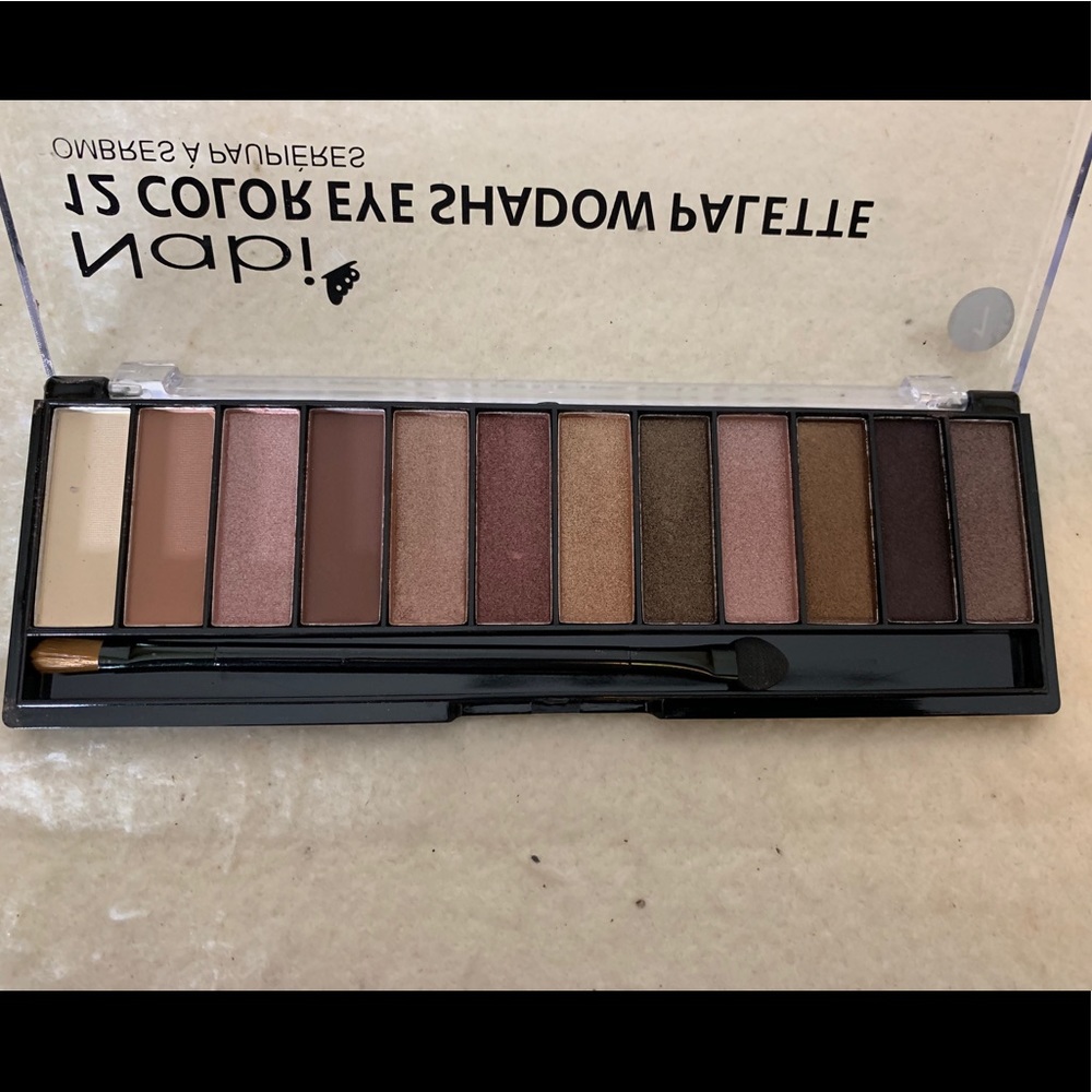 Nabi eyeshadow palette